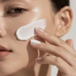 Kosmetyki do twarzy na lato – krem SPF 50, serum z witaminą C i lekki krem nawilżający